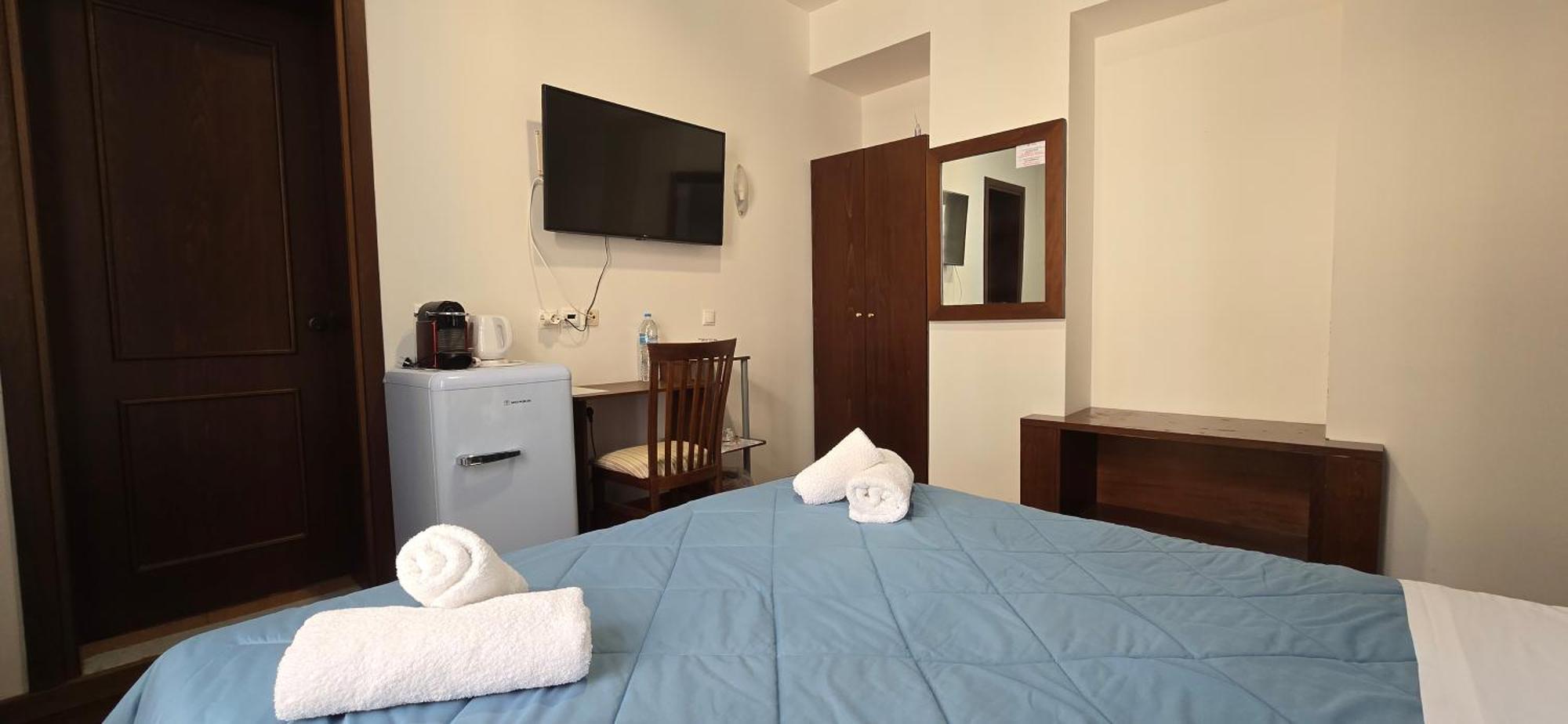 Poros Mood Hotel Poros Town ภายนอก รูปภาพ
